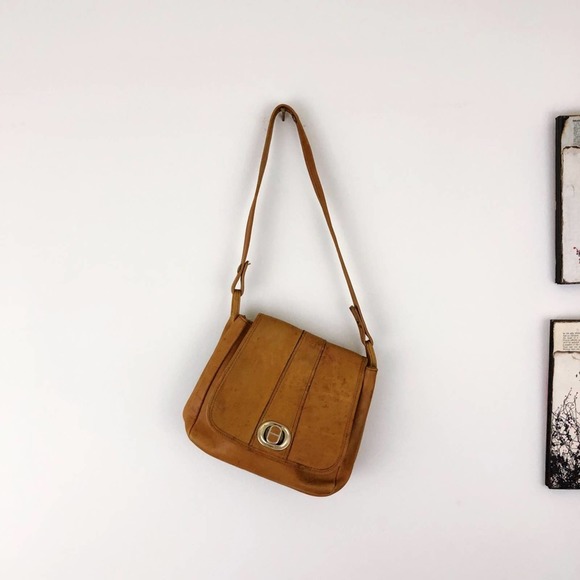 Vintage Handbags - VINTAGE Tan Leather Flap Shoulder Bag